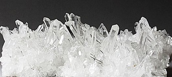 パワーストンの浄化方法,石の浄化方法,天然石浄化方法,パワーストーンを太陽光で浄化する方法,パワーストーンを月光で浄化する方法,パワーストーンをクラスター水晶で浄化する方法